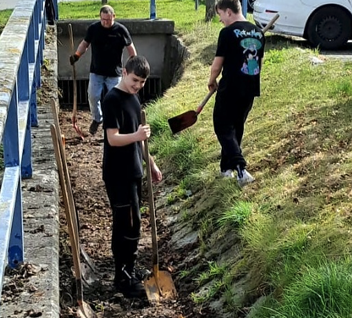 Fr&uuml;hjahrsputz in Oberheldrungen (Foto: D. Weber)