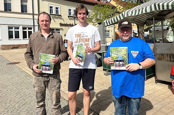 Bucherscheinung "Die Wiederbelebung der Schutzh&uuml;tte von Hornungsh&ouml;he" (Foto: Peter Ke&szlig;ler)