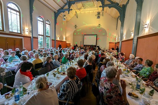 Seniorenfr&uuml;hlingsfeier in Carl-Schroeder-Saal in Sondershausen (Foto: J.Skara)