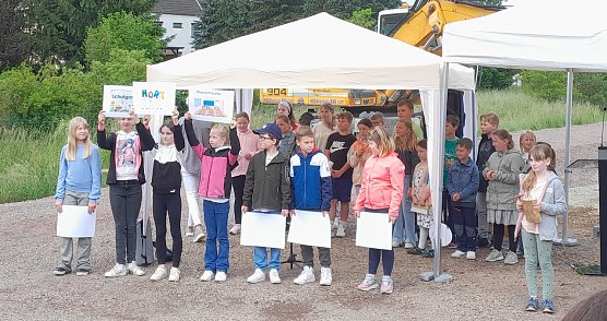 Grundsteinlegung f&uuml;r den Neubau der Grundschule "Kyffh&auml;userland" in Bendeleben  (Foto: LRA Kyffh&auml;userkreis/ Martin Pollak)