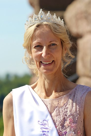 Fliederk&ouml;nigin (Tanja) am Kyffh&auml;userdenkmal (Archiv) (Foto: Eva Maria Wiegand)