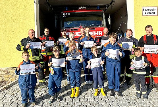 Berufsfeuerwehrtag f&uuml;r die Jugendfeuerwehr (Foto: Feuerwehr Heldrungen)