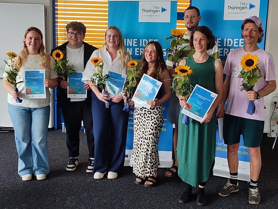 v.li.n.re Pia Mauermann, Janek Voos, Luisa Otto, Pauline Kie&szlig;ler, Marvin Kinkele, Josephine Prkno, Lukas Ferber (Foto: BIC Nordth&uuml;ringen)