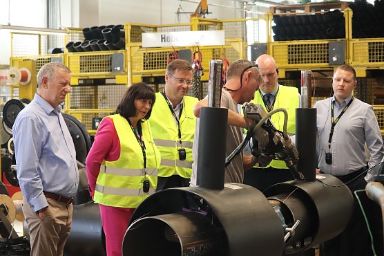 Europaabgeordnete Marion Walsmann besucht ISOPLUS in Sondershausen (Foto: Europab&uuml;ro Th&uuml;ringen)