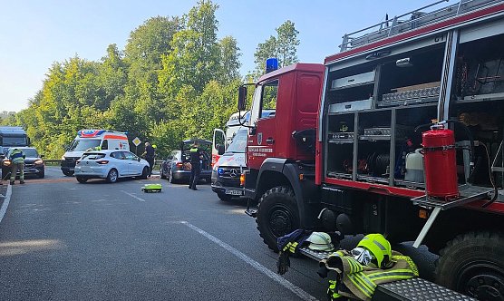 Unfall mit drei Verletzten (Foto: S.Dietzel) Unfall mit drei Verletzten (Foto: S.Dietzel)