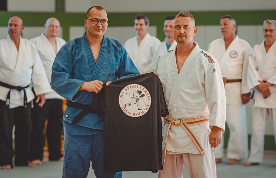 Judo-Sportverein Sondershausen hat sich neu aufgestellt. (Foto v.li.n.re.) Judo-Trainer Matthias Below, Matthias J&auml;schke. Stv. Gesch&auml;ftsf&uuml;hrer und Projektleiter von Elektrobau SEWA (Foto: Stefan Rose)