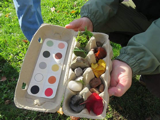 Sammelbox am Familienwandertag der Kindervilla Bad Frankenhausen (Foto: Katrin Milde) Sammelbox am Familienwandertag der Kindervilla Bad Frankenhausen (Foto: Katrin Milde)