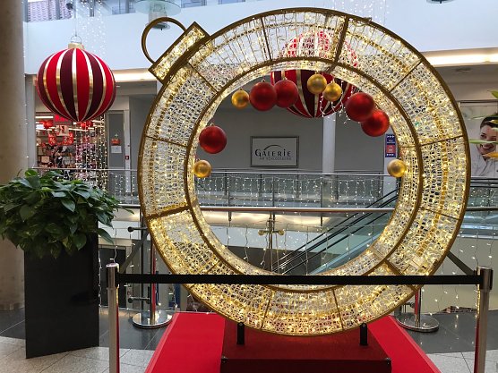 Sch&ouml;ne Weihnachtsdekoration in einer Einkaufspassage in Sondershausen (Foto: Maria W.)