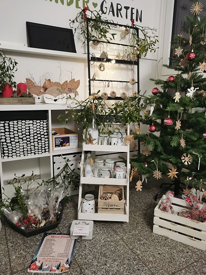 Adventsregal in der Kita Arche Noah in Sondershausen (Foto: Grit Szemendera) Adventsregal in der Kita Arche Noah in Sondershausen (Foto: Grit Szemendera)