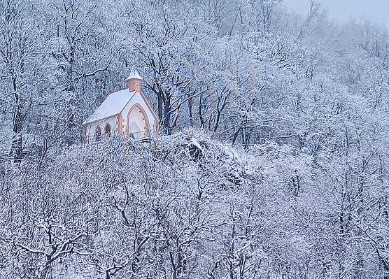 Suhl: Kapelle Ottilie im Schnee (Foto: Frank Klein)
