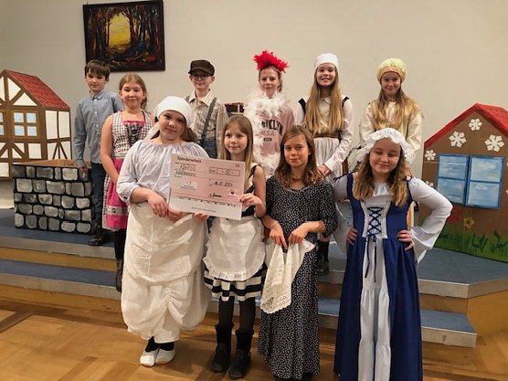 Sch&uuml;ler der Grundschule Udersleben spielen Theater und sammeln damit Spenden (Foto: Elisabeth Gattermann)