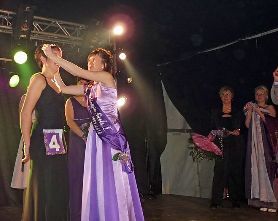 Wahl Fliederk&ouml;nigin (Foto: Karl-Heinz Herrmann)