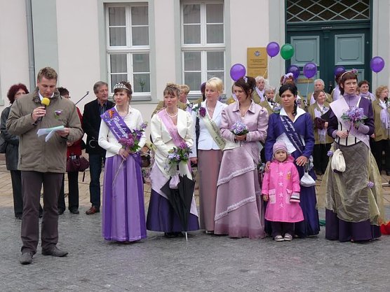 Fliederfest er&ouml;ffnet (Foto: Karl-Heinz Herrmann)