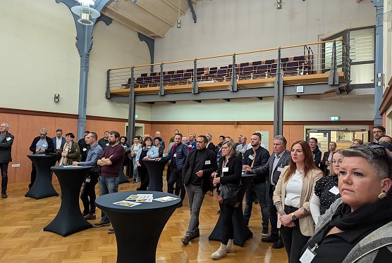 Das Interesse &uuml;ber das bevorstehende Stadtjubil&auml;um war gro&szlig; beim 6. Unternehmerabend der Stadt Sondershausen (Foto: Janine Skara)