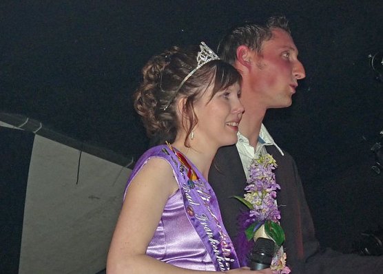 Fliederk&ouml;nigin gew&auml;hlt (Foto: Karl-Heinz Herrmann)