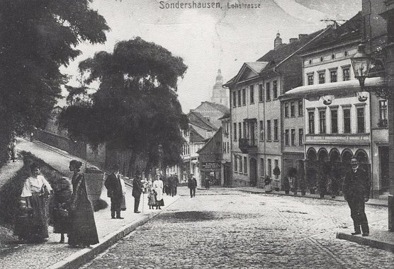 Die Lohstraße um 1910, Schlossmuseum Sondershausen, Fotoarchiv (Foto: Schlossmuseum Sondershausen) Die Lohstraße um 1910, Schlossmuseum Sondershausen, Fotoarchiv (Foto: Schlossmuseum Sondershausen)