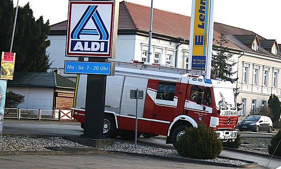 Feuerwehreinsatz in Ro&szlig;la (Foto: Ulrich Reinboth)