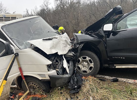 Autofahrer von der L2290 von Seega kommend, in Fahrtrichtung G&ouml;llingen, ger&auml;t au&szlig;er Kontrolle  (Foto: S. Dietzel)