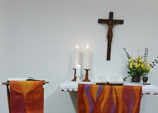 Neue Paramente für die Unterkirche (Foto: Peter Zimmer) Neue Paramente für die Unterkirche (Foto: Peter Zimmer)