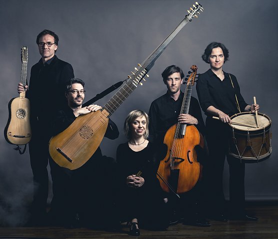 The Playfords Bj&ouml;rn Werner - Gesang Annegret Fischer - Blockfl&ouml;ten Erik Warkenthin - Laute, Barockgitarre, Chitarrone Benjamin Dre&szlig;ler - Viola da gamba Torsten Pfeffer � Perkussion (Foto: The Playfords )