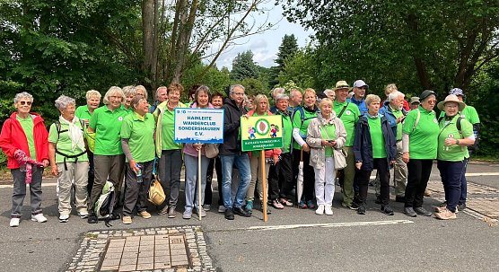 Die Mitglieder des Wanderclubs "Hainleite Wanderclub Sondershausen " treffen sich regelm&auml;&szlig;ig (Foto: Wolfgang Lehmann)