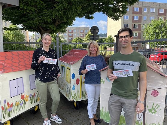 Melanie Erfurth, Andrea K&ouml;hler und Christopher Schwind zogen die Gewinnerlose (Foto: Wippertal Immobilien GmbH)