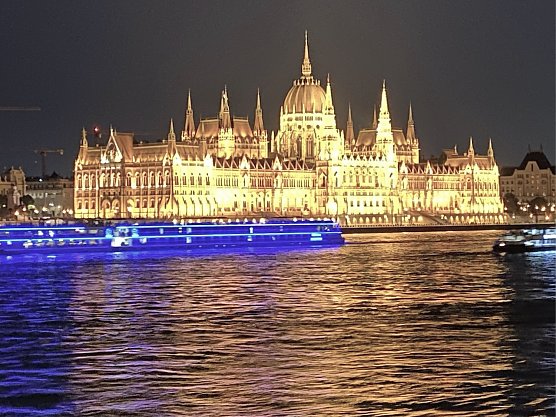 Parlamentsgebäude Budapest, (Foto: Wolfgang Lehmann) Parlamentsgebäude Budapest, (Foto: Wolfgang Lehmann)