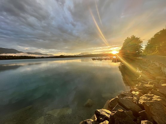Abendstimmung am Faaker See (Foto: Katrin Brauer)