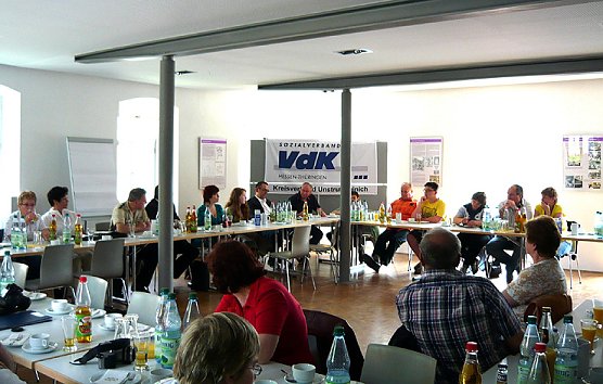 Blick in die Gespr&auml;chsrunde (Foto: Dietmar Buchardt )