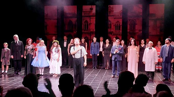Schlussbild der Premiere (Foto: nnz)