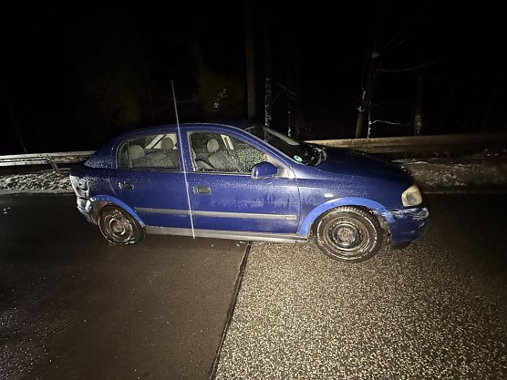 Unfallfahrzeug bei Ebeleben (Foto: S. Dietzel)
