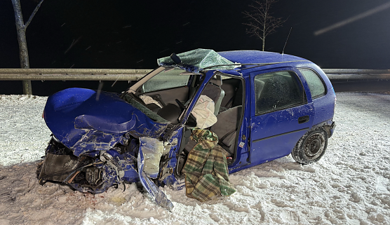 Der Opel-Fahrer wurde bei dem Zusammenstoß schwer verletzt. (Foto: Silvio Dietzel) Der Opel-Fahrer wurde bei dem Zusammenstoß schwer verletzt. (Foto: Silvio Dietzel)