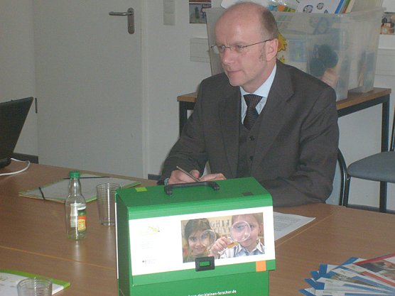 Steht die Welt Kopf? (Foto: Stiftung Bildung f&uuml;r Th&uuml;ringen)