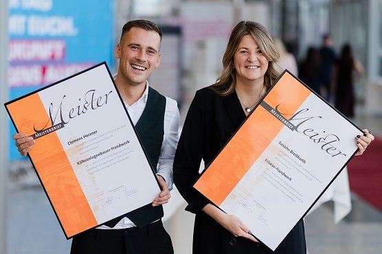 Der "Supermeister" im K&auml;lteanlagenbauer-Handwerk - Clemens Herzner aus Bad Klosterlausnitz und Susann Breitbarth aus M&uuml;hlhausen im Friseur-Handwerk  (Foto: Michael Reichel - HWK Erfurt)