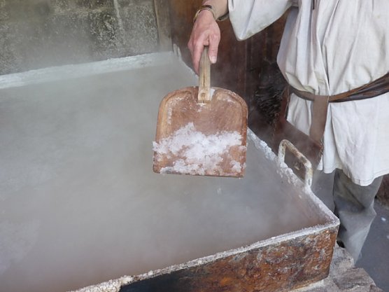 Wie im Mittelalter Salz gesiedet wurde.  (Foto: Karl-Heinz Herrmann)