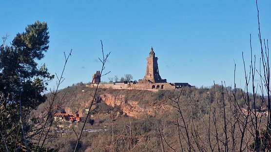 Blick auf das Kyffhäuserdenkmal (Foto: agl) Blick auf das Kyffhäuserdenkmal (Foto: agl)