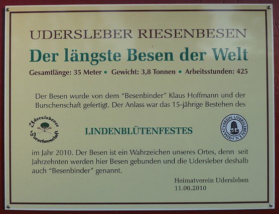 Gr&ouml;&szlig;ter Besen der Welt (Foto: Karl-Heinz Herrmann)