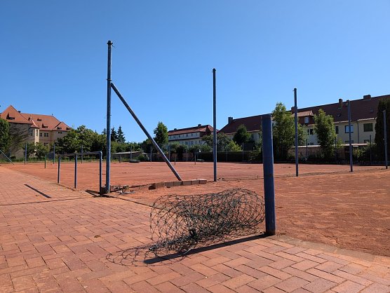 An der Tennisanlage soll ab der 21. Kalenderwoche wieder gebaut werden. (Foto: Janine Skara)