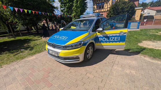 Auch die Polizei war zu Besuch.  (Foto: Grit Szemendera)