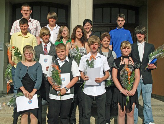 Zeugnis&uuml;bergabe Ebeleben (Foto: A. Schein Ebeleben)