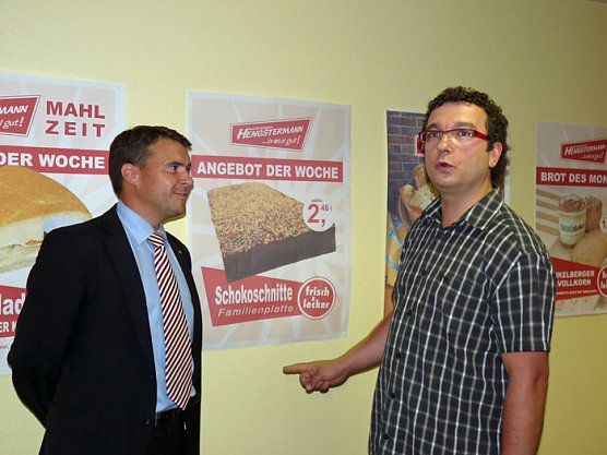 Kurth im Backwarenbetrieb (Foto: Karl-Heinz Herrmann) Kurth im Backwarenbetrieb (Foto: Karl-Heinz Herrmann)