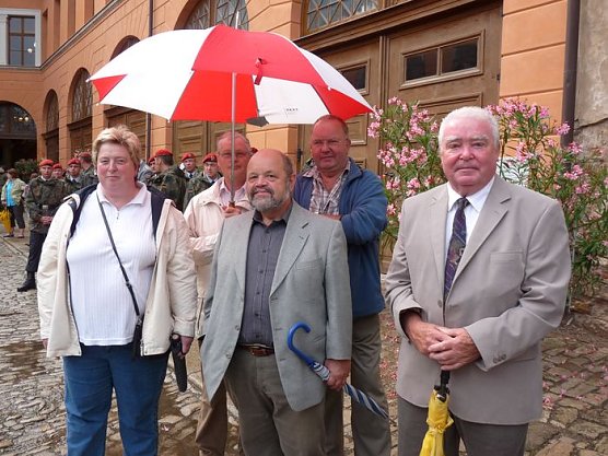 Platzkonzert im Schlosshof (Foto: Karl-Heinz Herrmann)