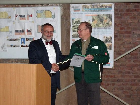 Offene T&uuml;r Cruciskirche (Foto: Karl-Heinz Herrmann)