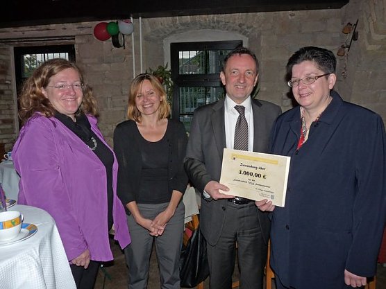 &Uuml;bergabe Lottomittel (Foto: Karl-Heinz Herrmann)