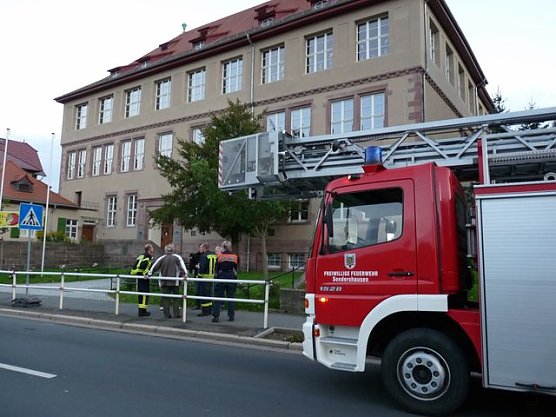 Feuerwehr an Kollwitz-Schule (Foto: Karl-Heinz Herrmann)