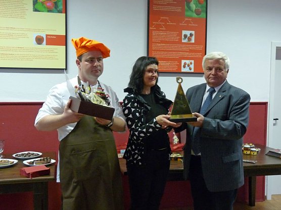 Goethe Schokoladentaler Manufaktur (Foto: Karl-Heinz Herrmann) Goethe Schokoladentaler Manufaktur (Foto: Karl-Heinz Herrmann)