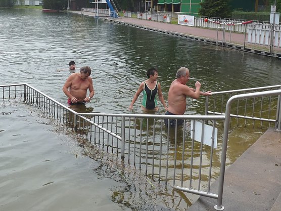 Abbaden der Wasserwacht (Foto: Karl-Heinz Herrmann) Abbaden der Wasserwacht (Foto: Karl-Heinz Herrmann)