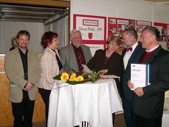 Vertreter der Betriebe mit Titel Hervorragender Ausbildungsbetrieb (Foto: Karl-Heinz Herrmann)