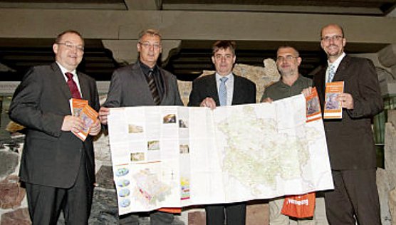 Geologischen Sehenswürdigkeiten (Foto: GeoPark Kyffhäuser) Geologischen Sehenswürdigkeiten (Foto: GeoPark Kyffhäuser)