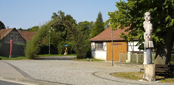 Skulptur in Friedrichsrode (Foto: Karl-Heinz Herrmann)
